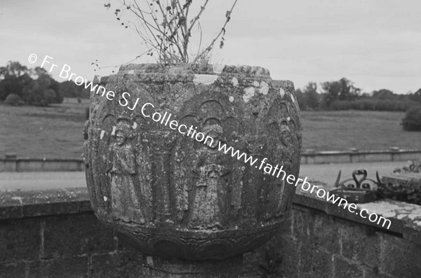 MOORE ABBEY  FONT